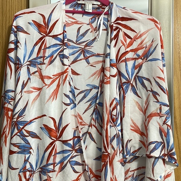 Forever 21 Contemporary size Medium tropical floral open front cover wrap shawl - Picture 2 of 7